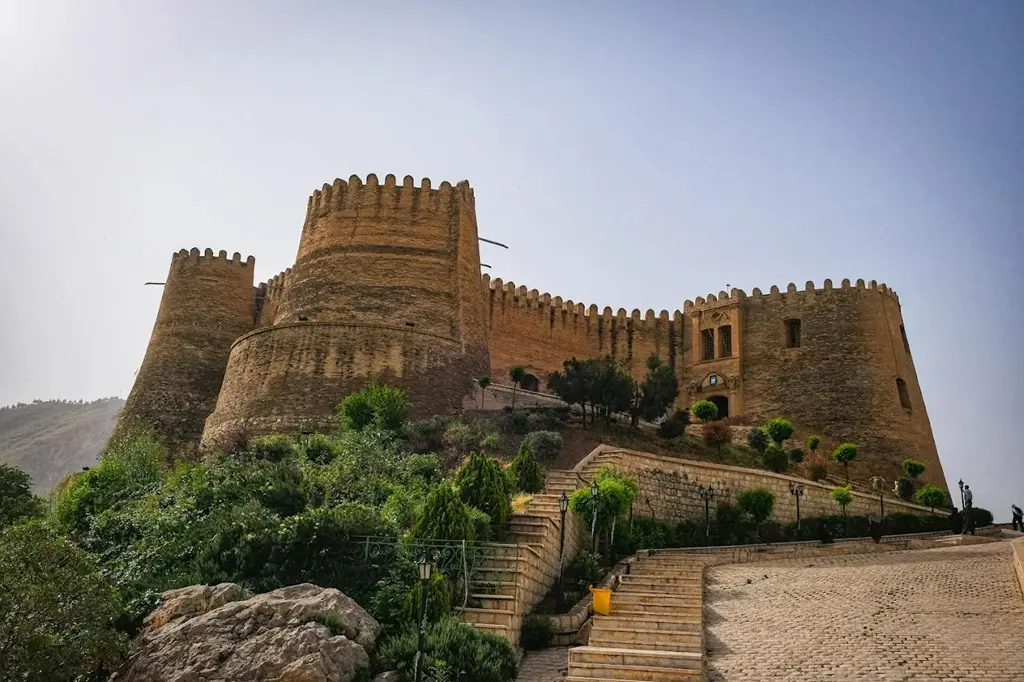 قلعه فلک‌الافلاک از دیدنی‌های خرم‌آباد