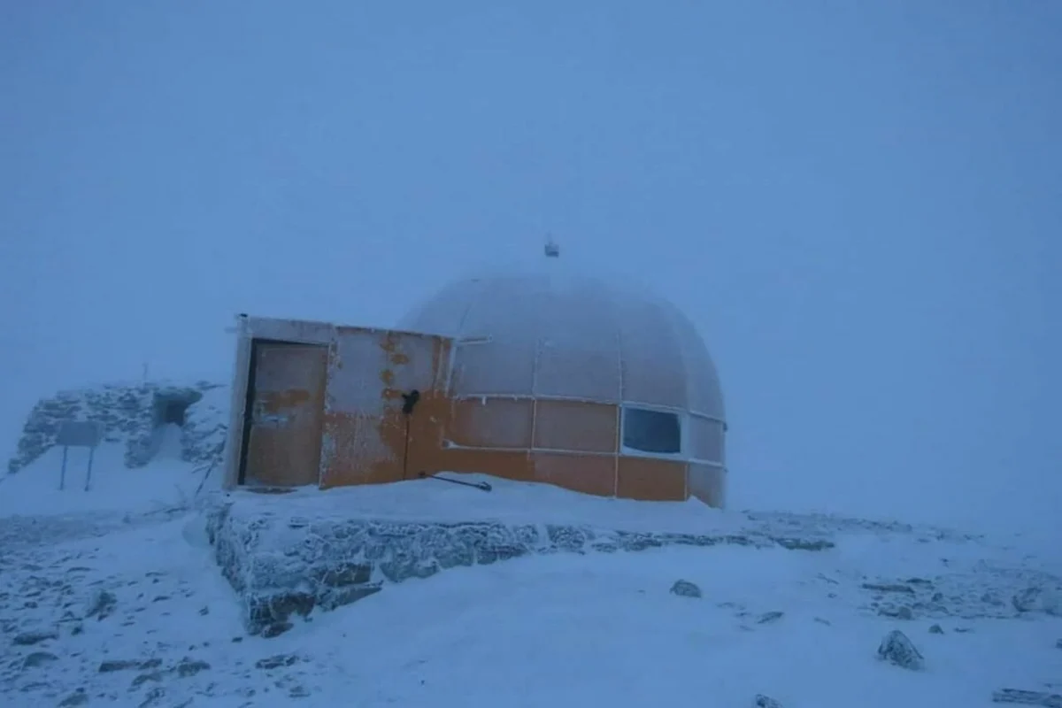 نخستین برف پاییزی توچال را سفیدپوش کرد