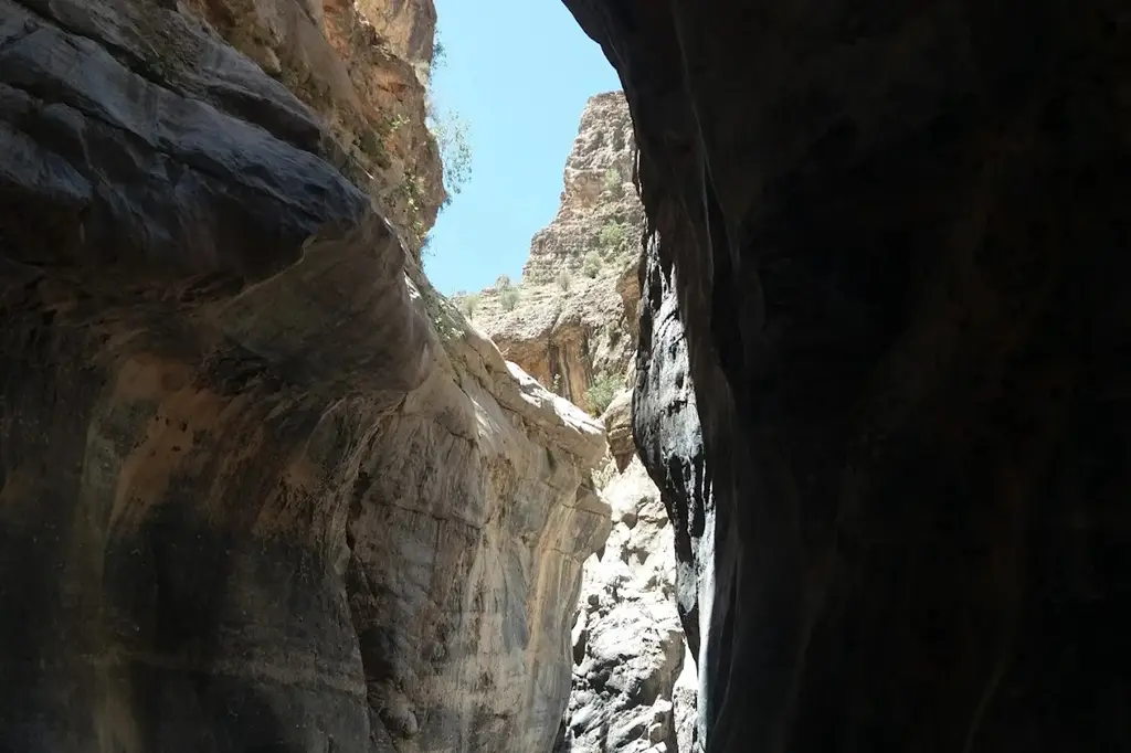 تنگه هلت جزو جاهای دیدنی دلیجان