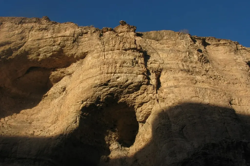 معرفی دره ازنا جاسب