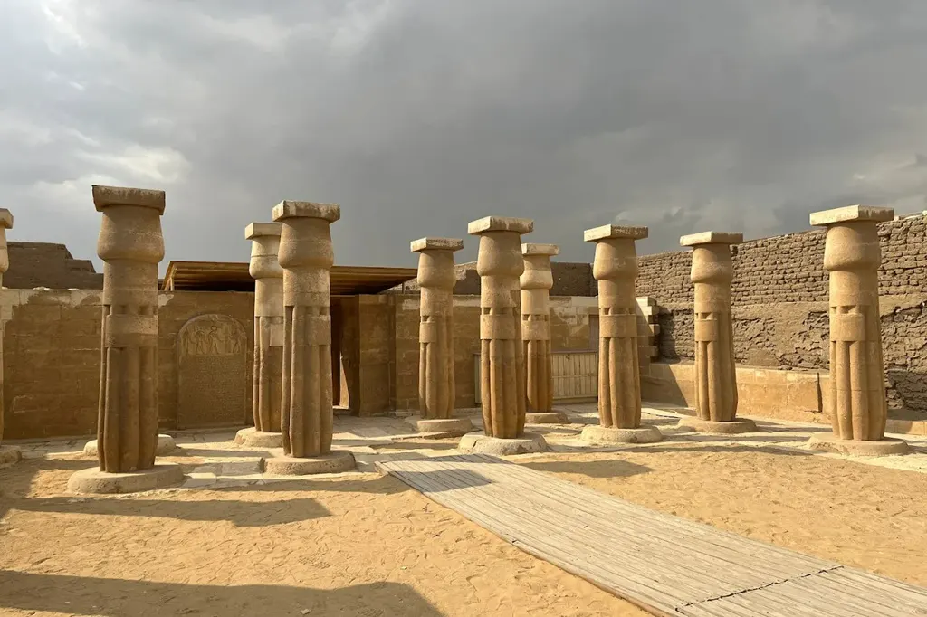 معرفی گورستان سقاره