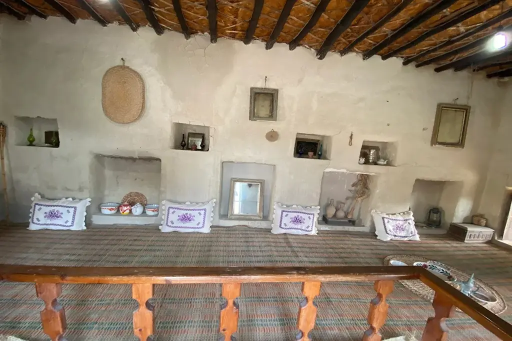 داخل خانه مردم‌شناسی کیش چخبر است؟