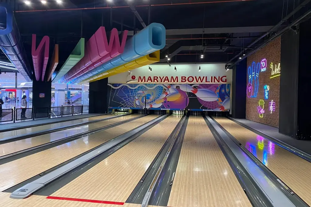 سالن بولینگ مرکز خرید میکا کیش