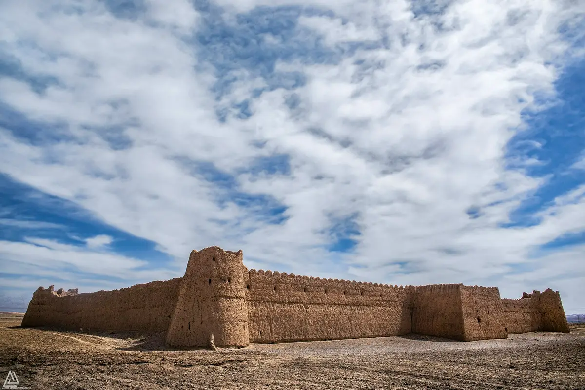 مرمت قلعه تاریخی شهرآباد در شهرستان بافق