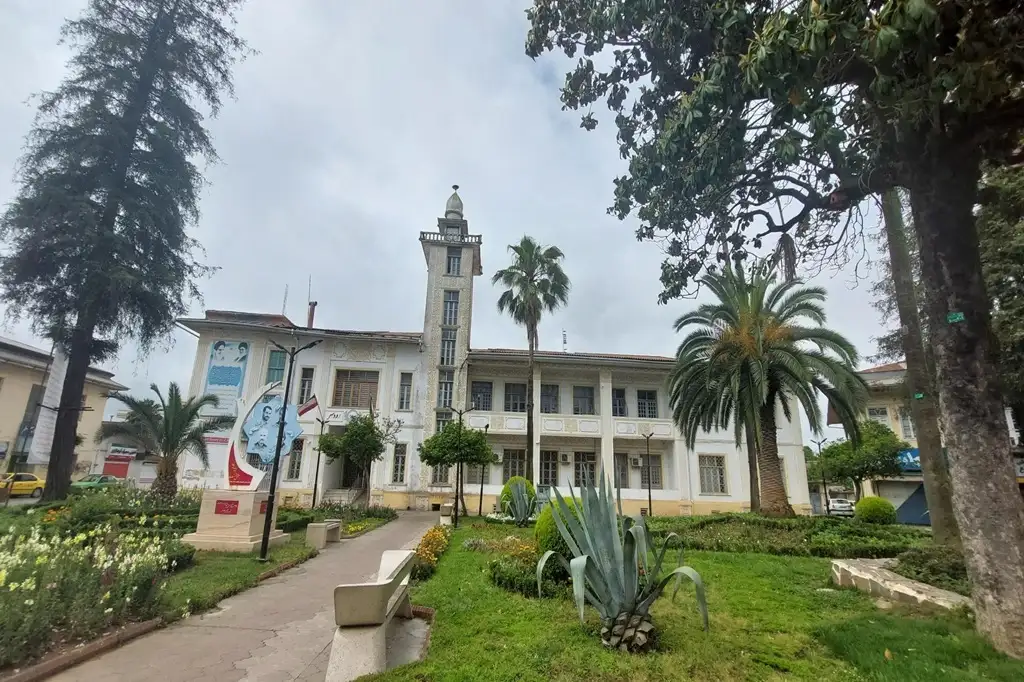 تجربه‌ی بازدید از عمارت شهرداری رودسر