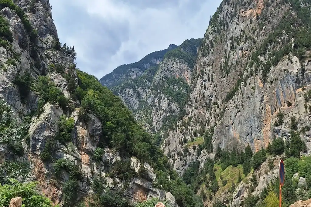 طبیعت و دیدنی‌های روستای گردشگری سجیران