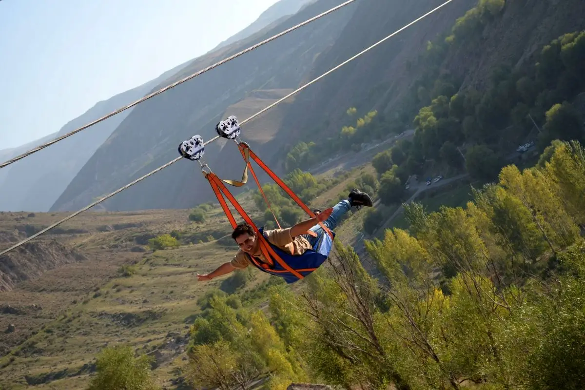 زیپ‌لاین دره گردو اراک به‌زودی افتتاح می‌شود