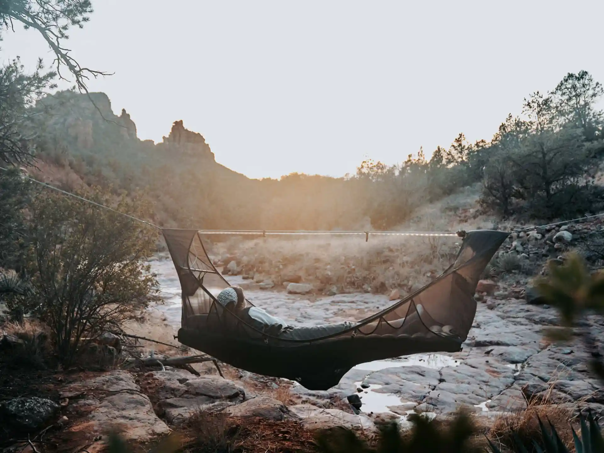 استفاده از چادر فوق‌سبک اسپکتر روی رودخانه