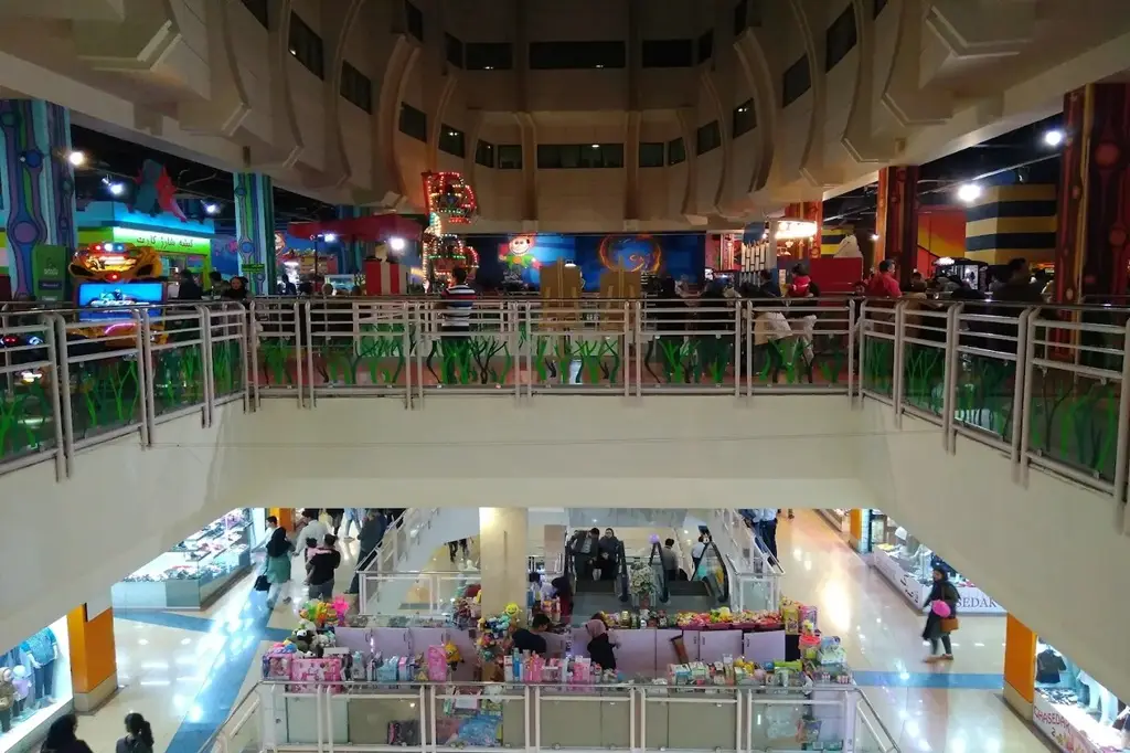 امکانات مجتمع تجاری زیتون فارس