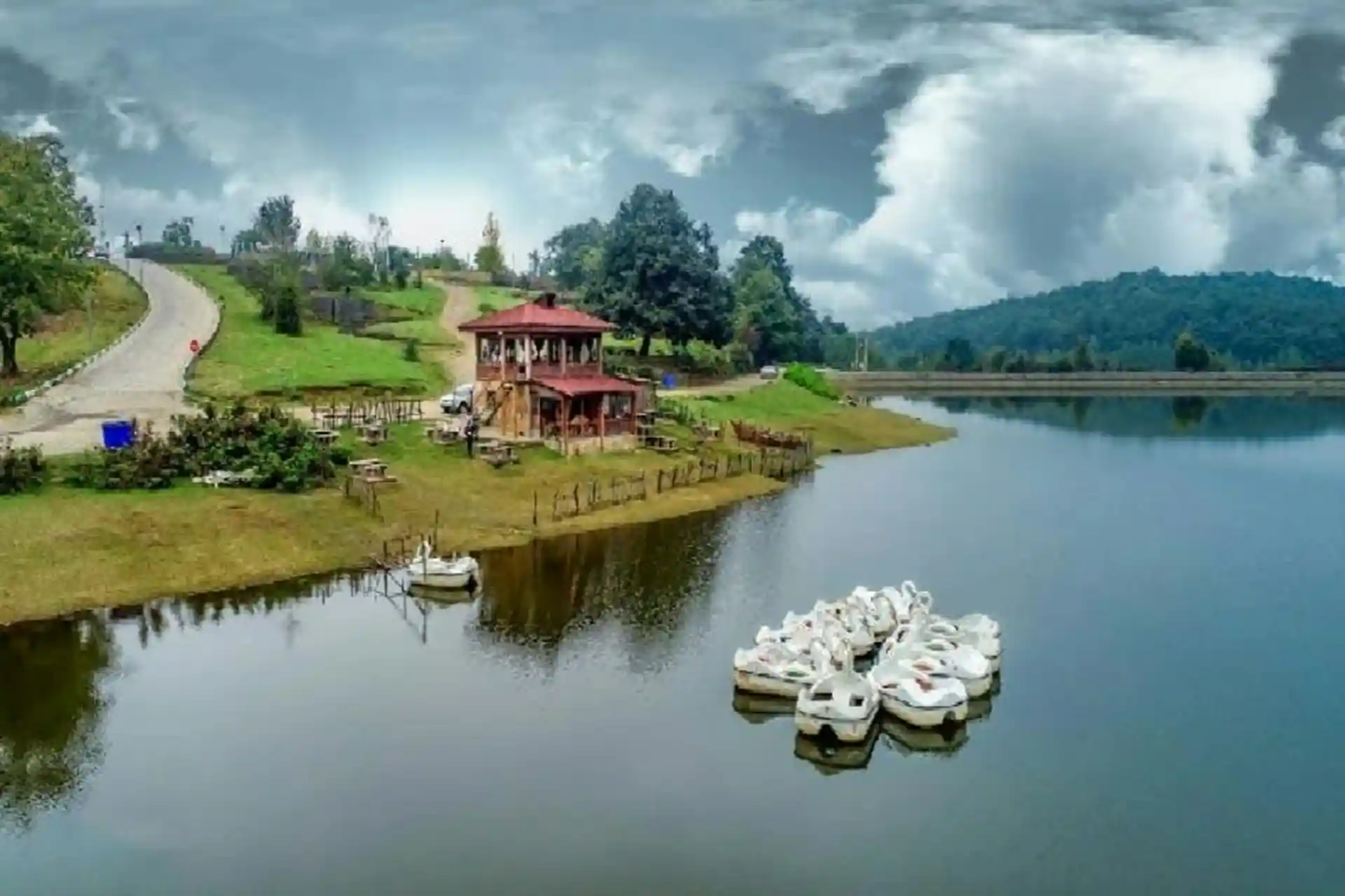 زیبایی دریاچه سقالکسار در تمام فصول