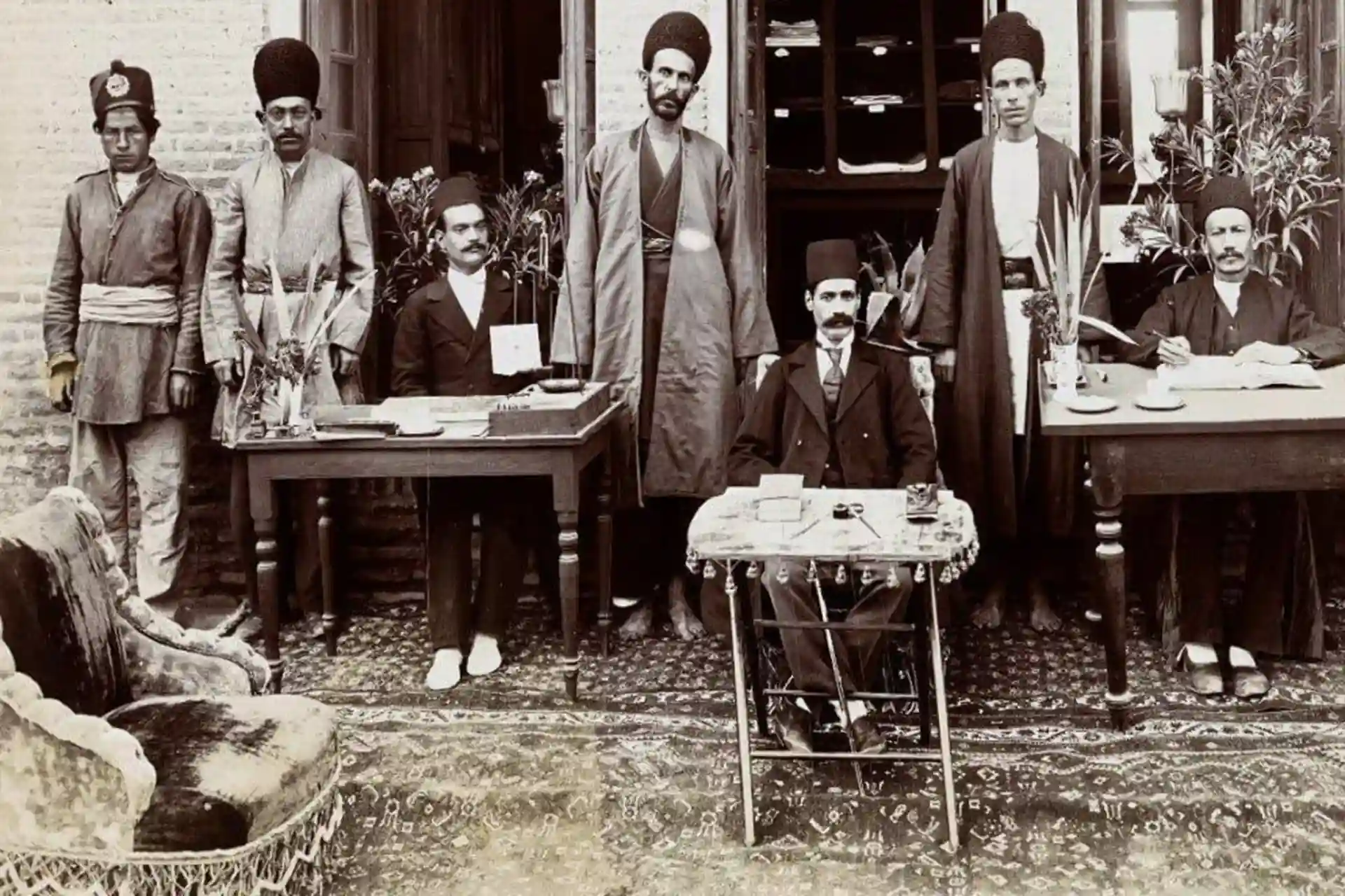 تصویر اداره پست در دوره قاجار