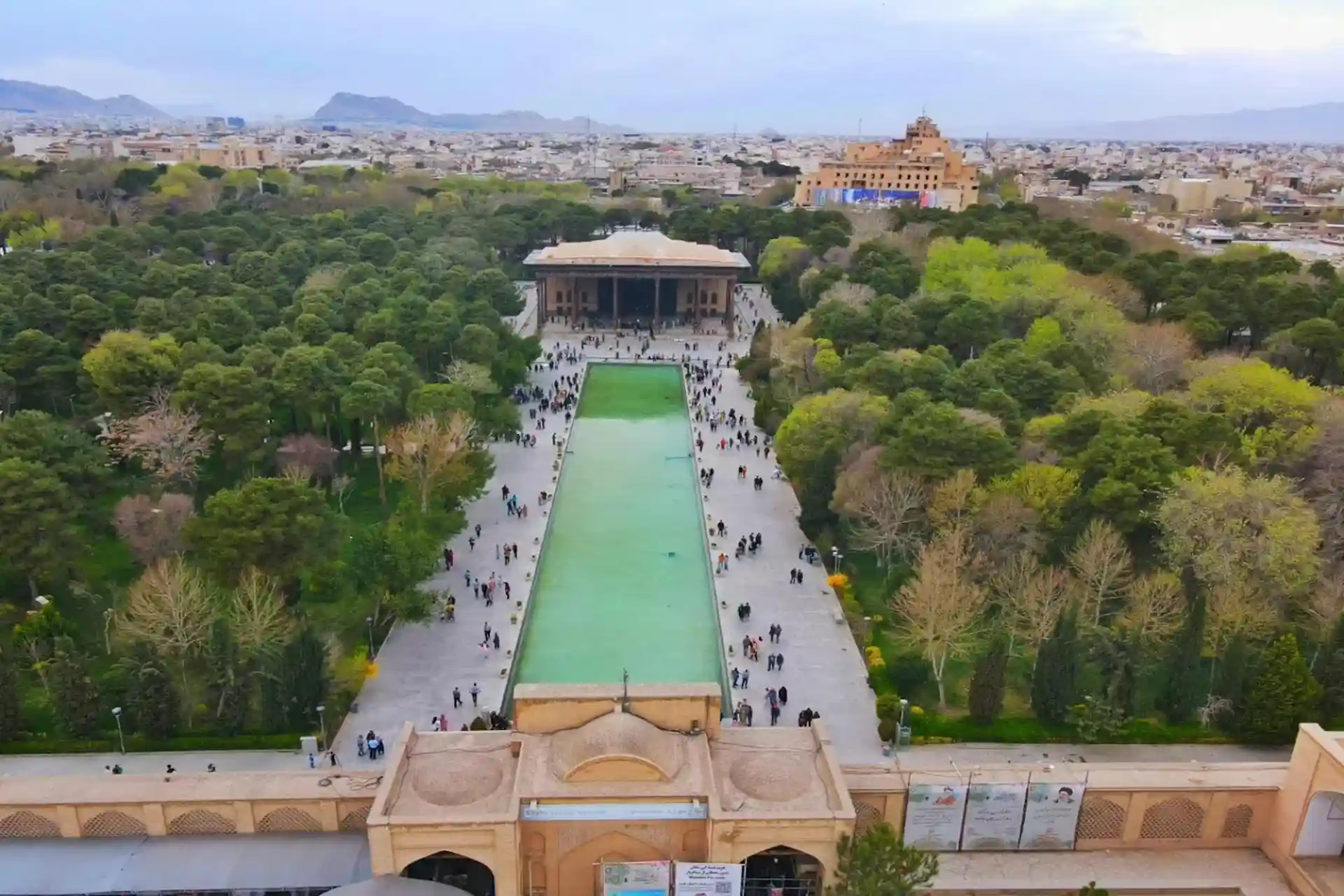 همه چیز درباره کاخ چهلستون اصفهان