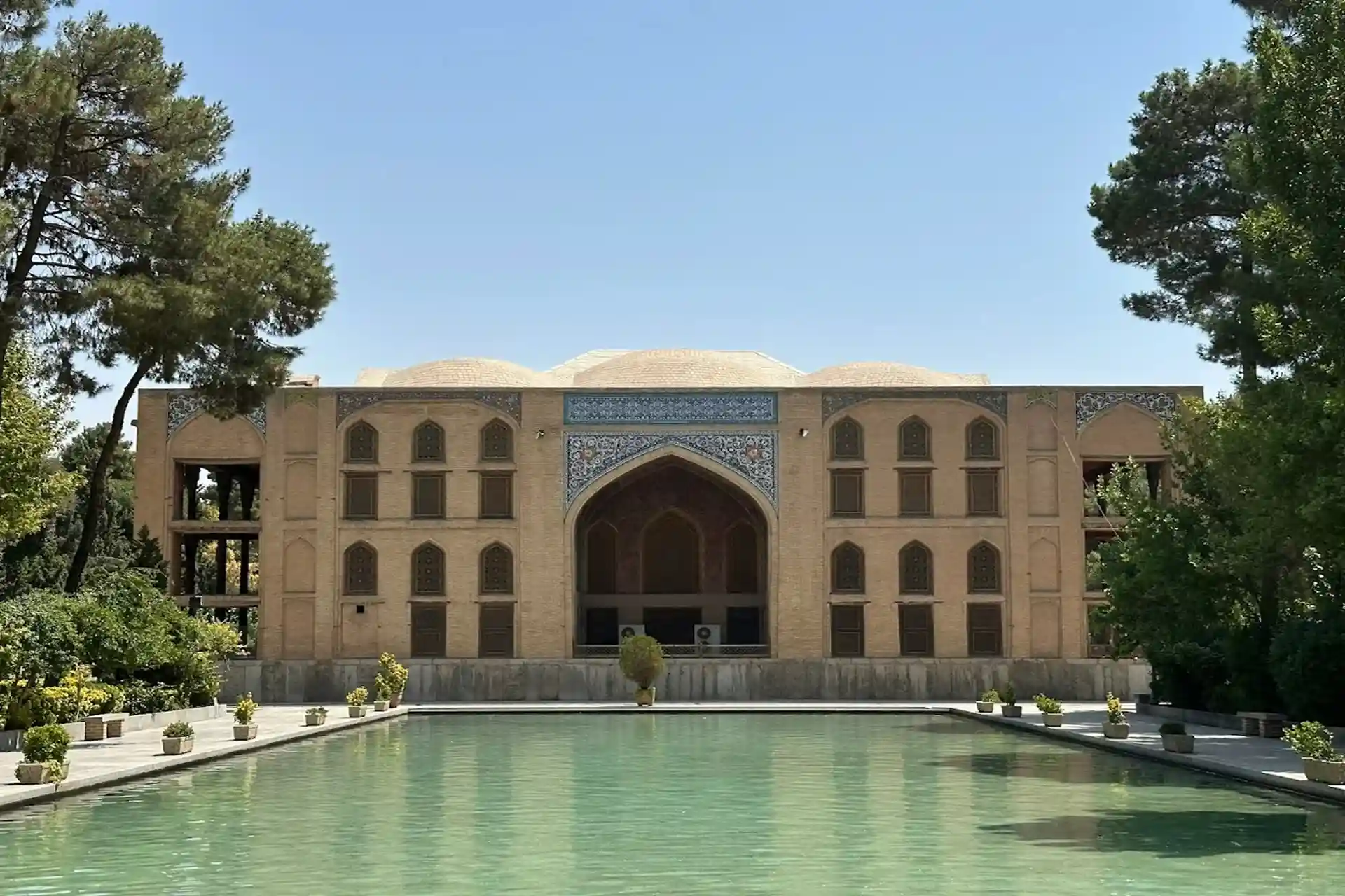 قوانین و مقررات بازدید از کاخ چهلستون