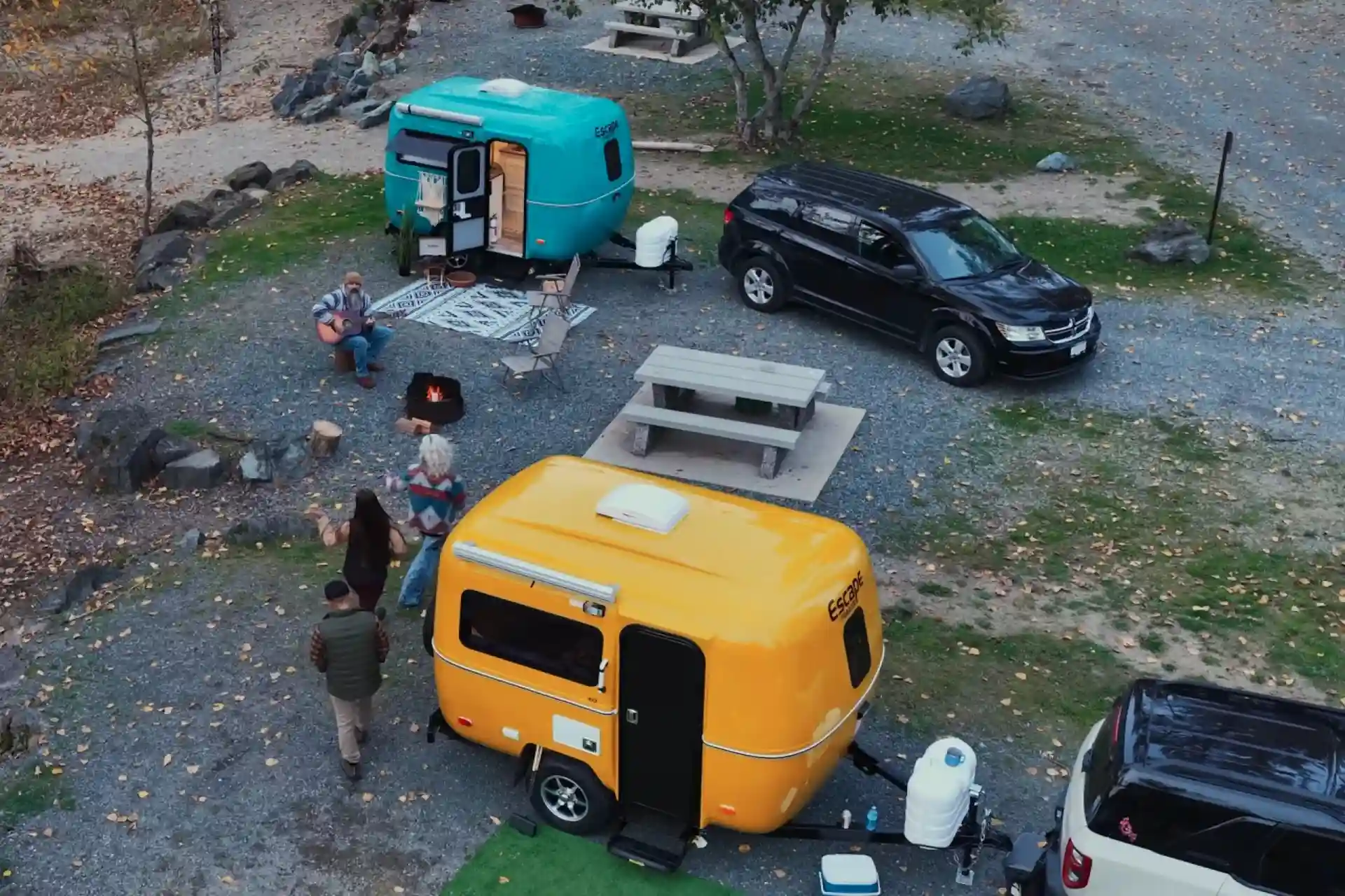 کمپر مسافرتی E13