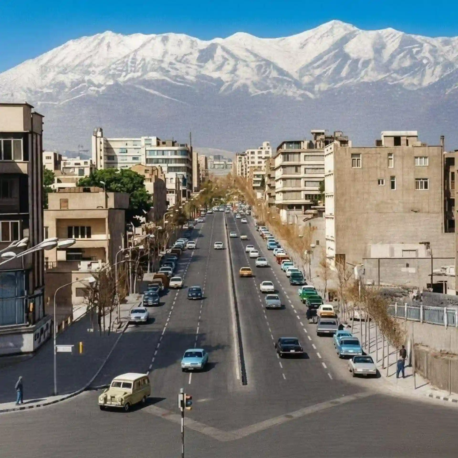 تصویری رنگی‌شده از میدان فردوسی که مربوط به دهه 1340 است