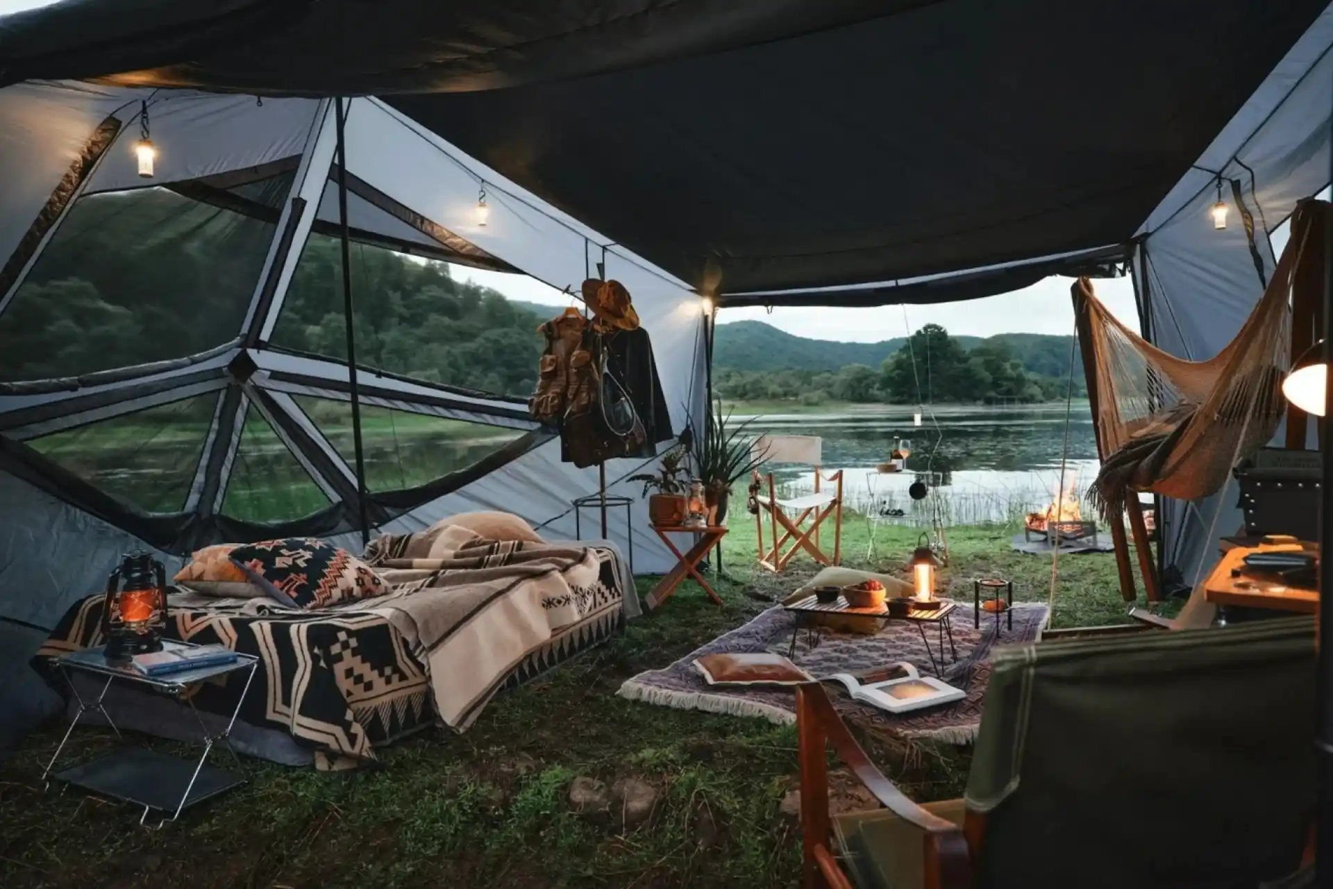 چیدمان وسایل در داخل چادر گریهوس