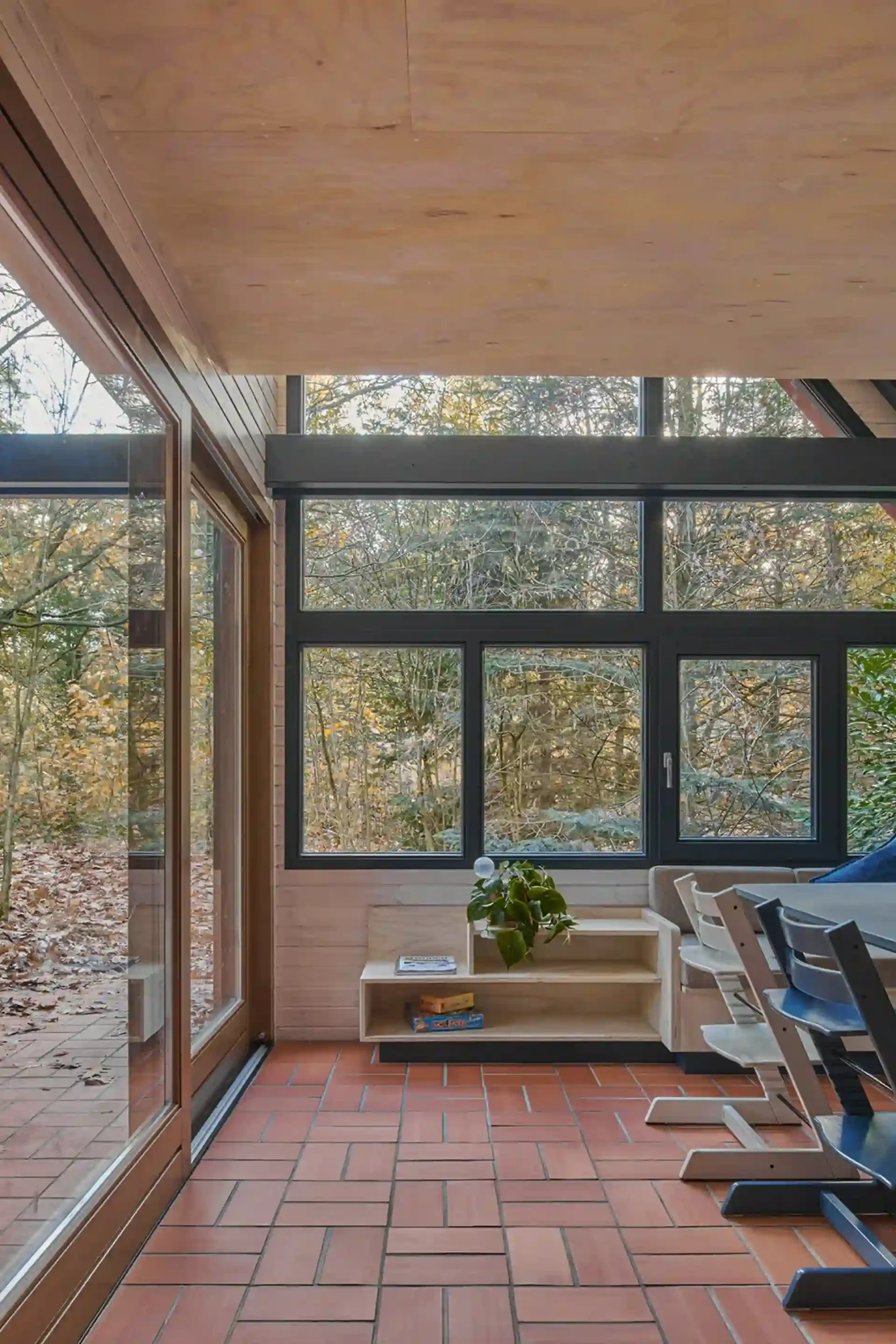 پنجرههایی که همرنگ محیط بیرون هستند