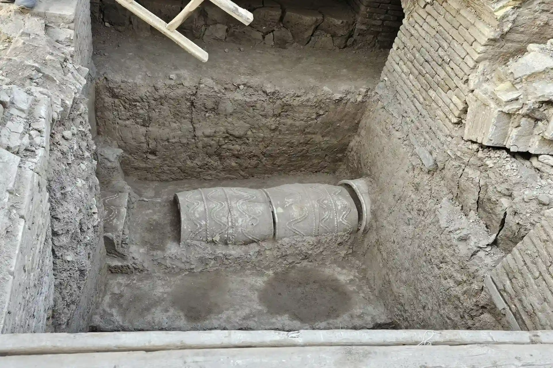 کمر زرین نگین کاوش باستان‌شناسی شهری است