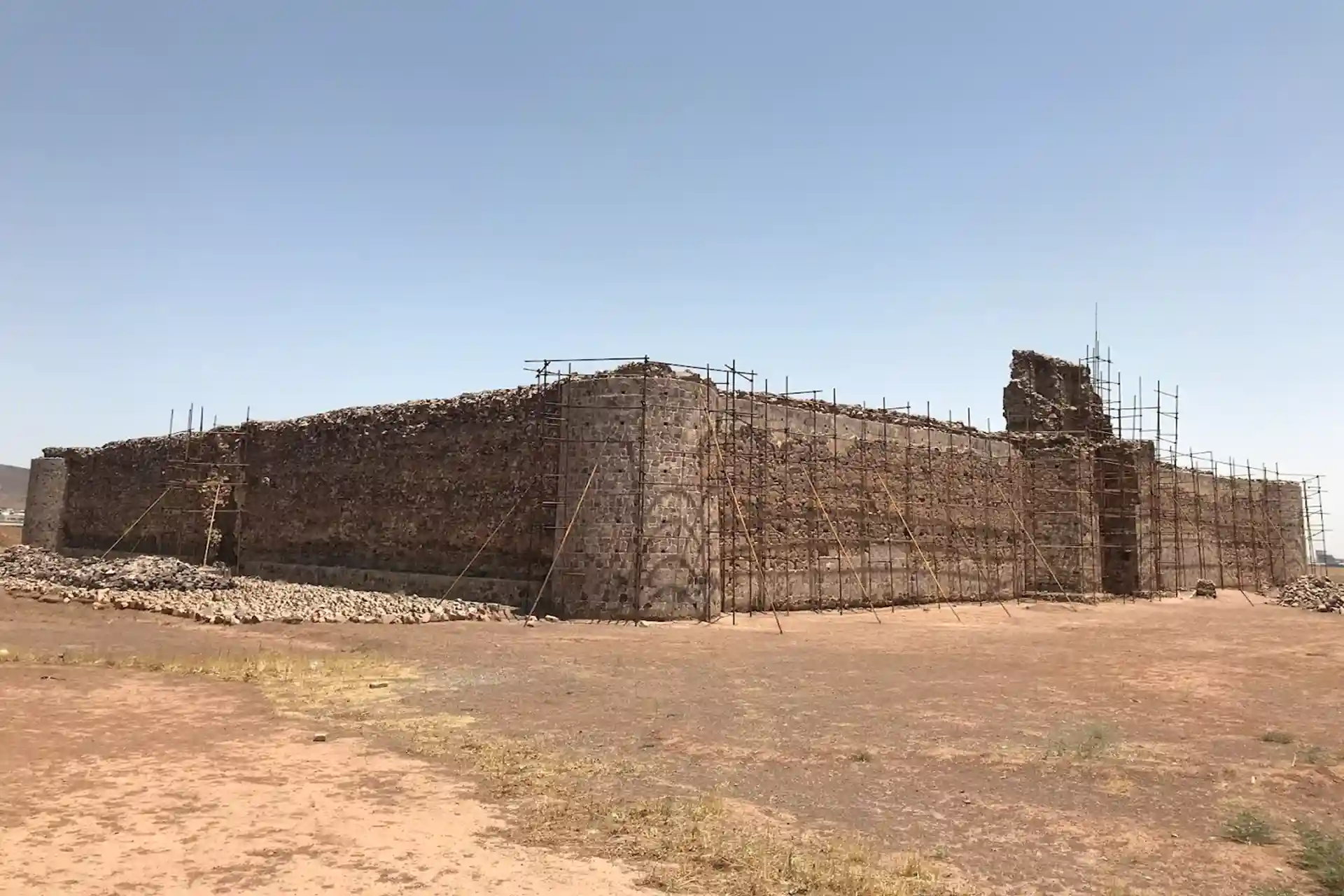 کاروانسرای قلعه‌سنگی رباط کریم