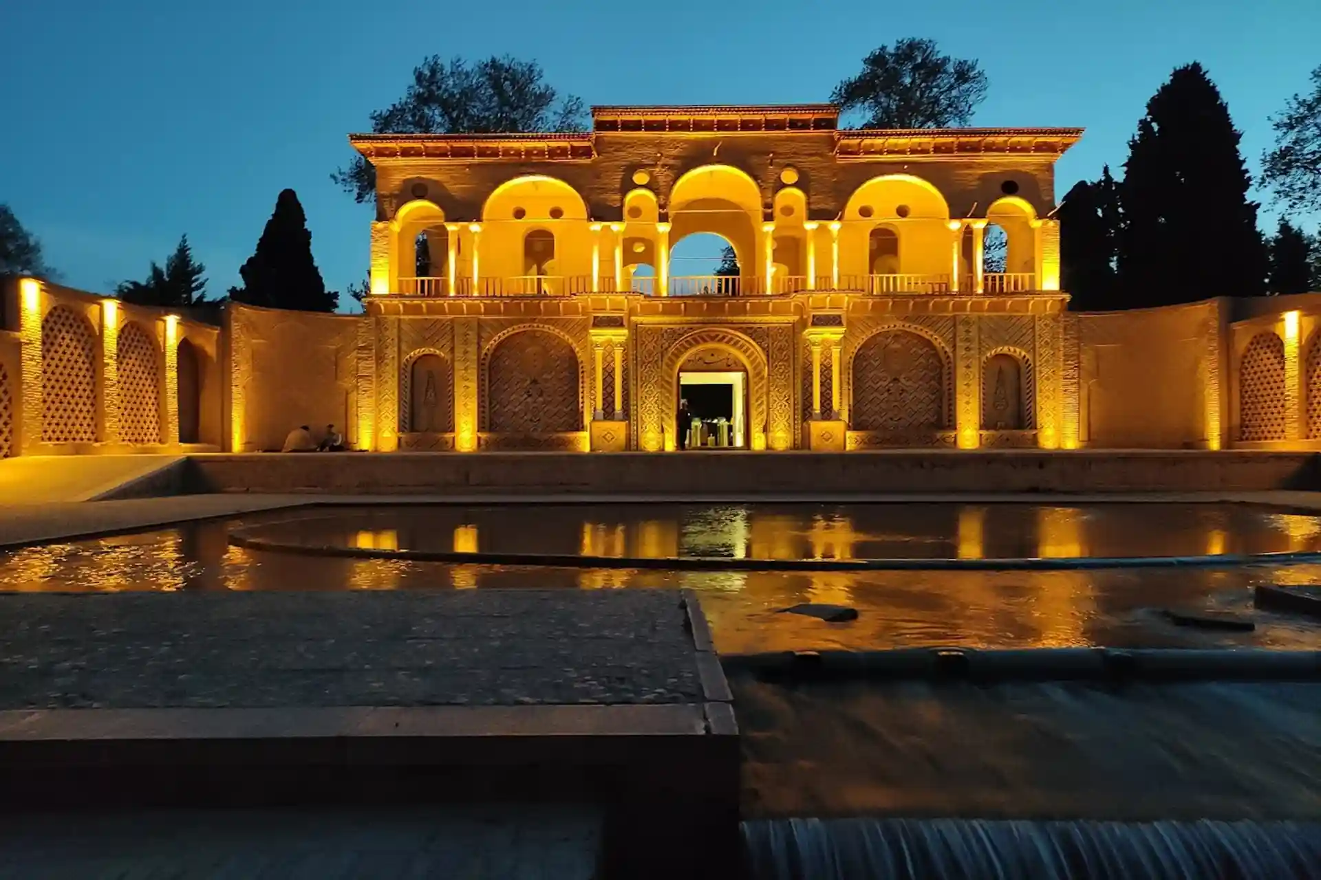 مرمت سردر باغ شاهزاده ماهان آغاز شد