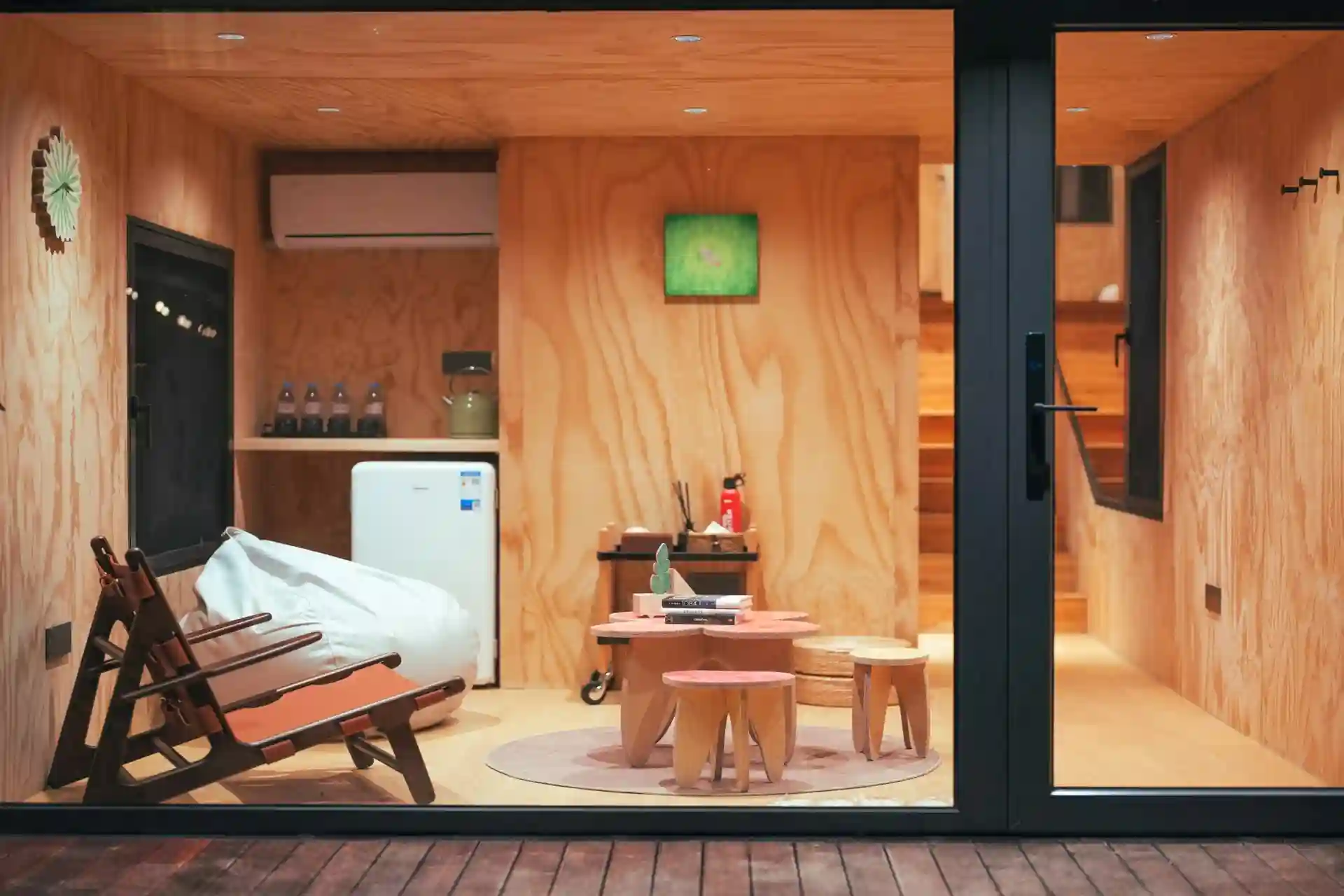 اقامتگاهی کوچک و زیبا در کمپ مخفی چین