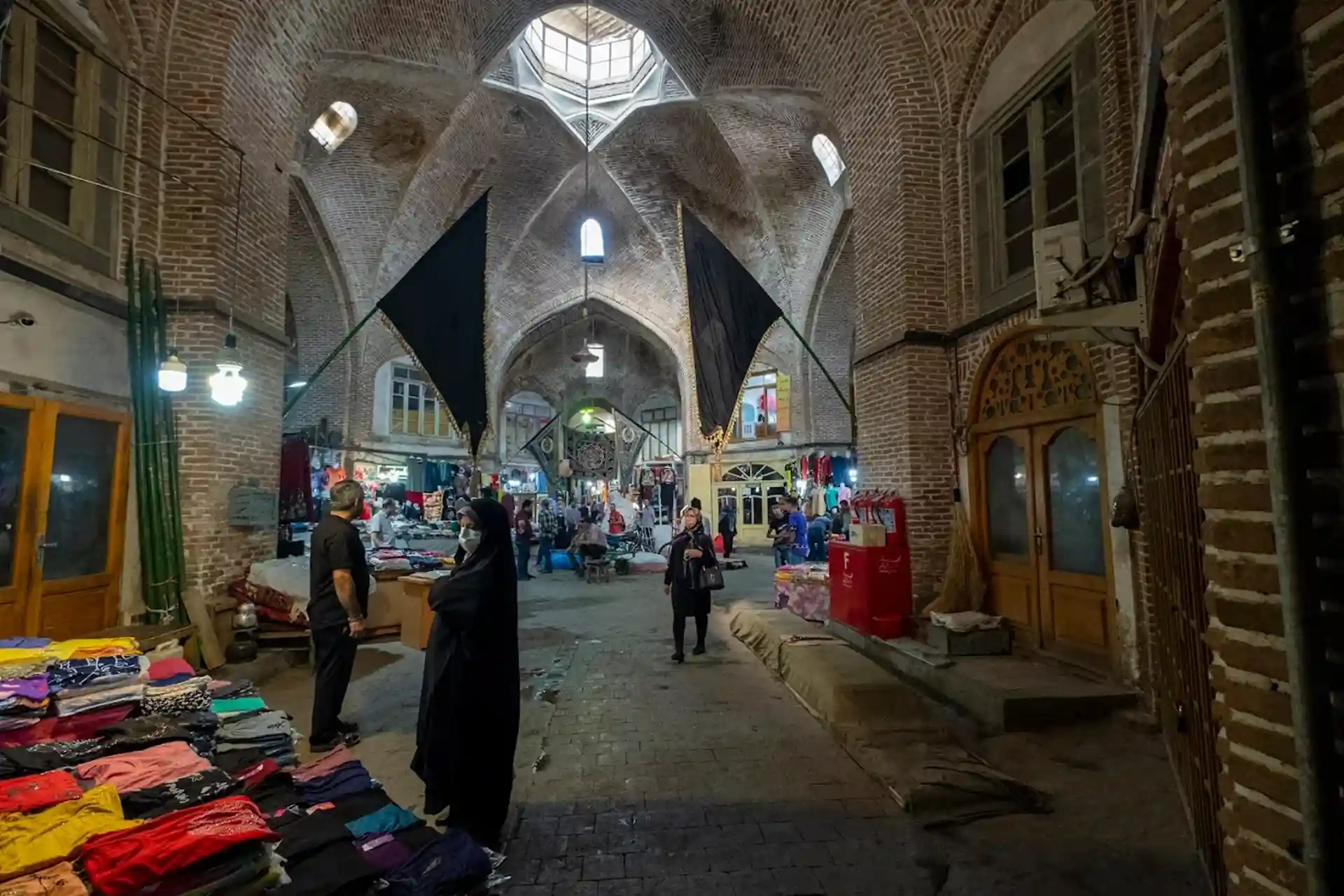 رسم عجیب کاسبان در بازار سنتی تبریز