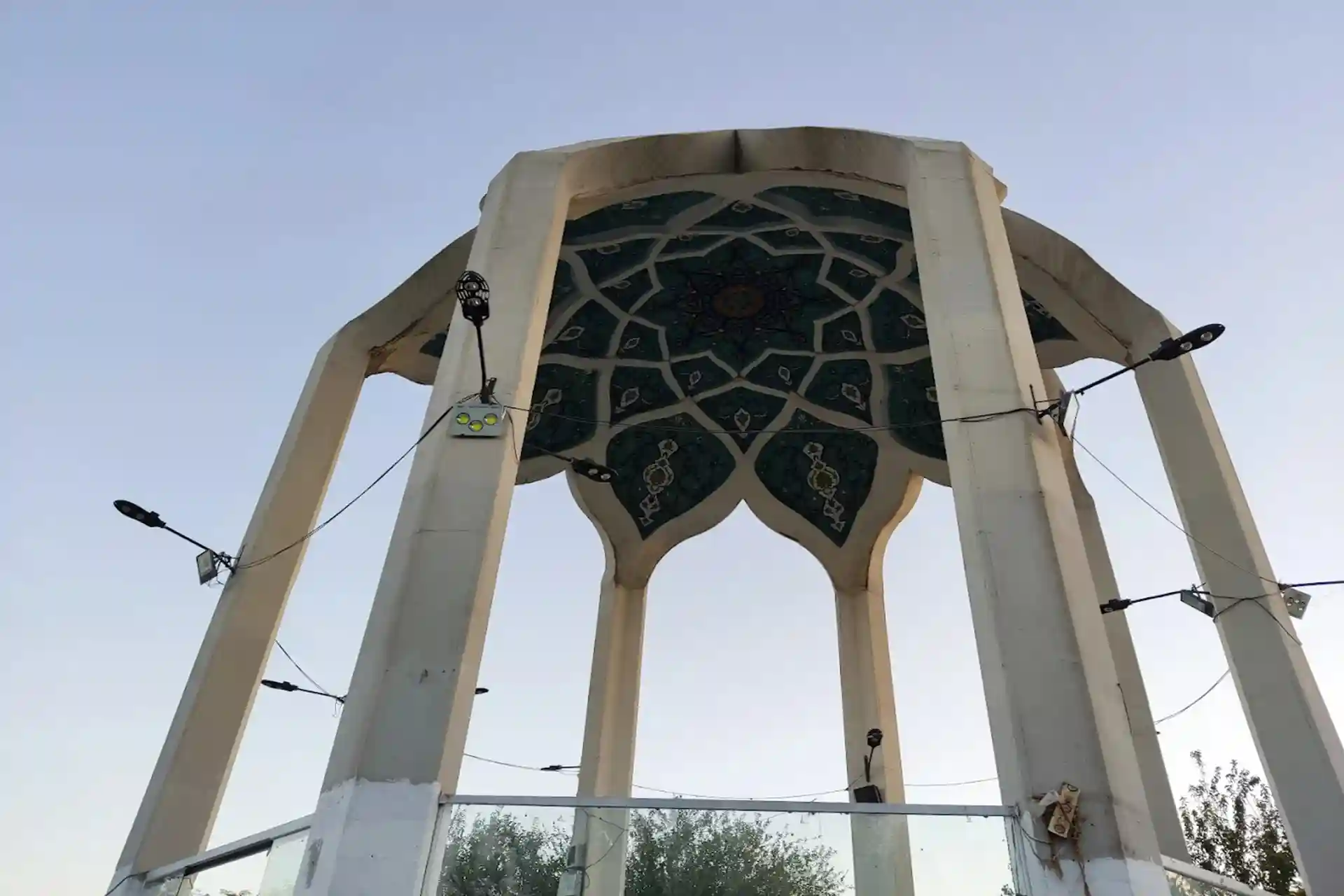 شهدای گمنام در بوستان معلم رباط کریم