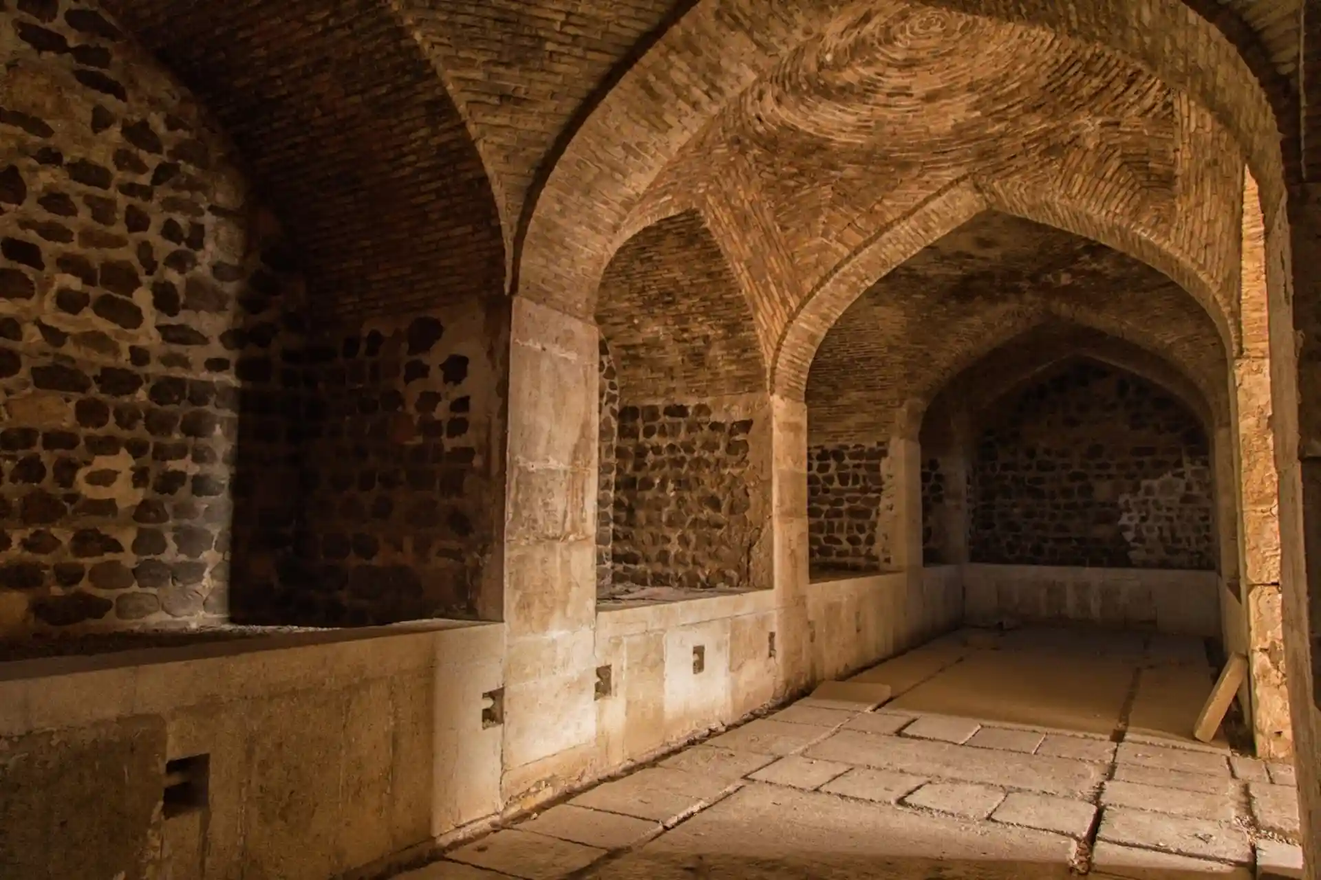 عناصر تزئینی کاروانسراهای شاه عباسی