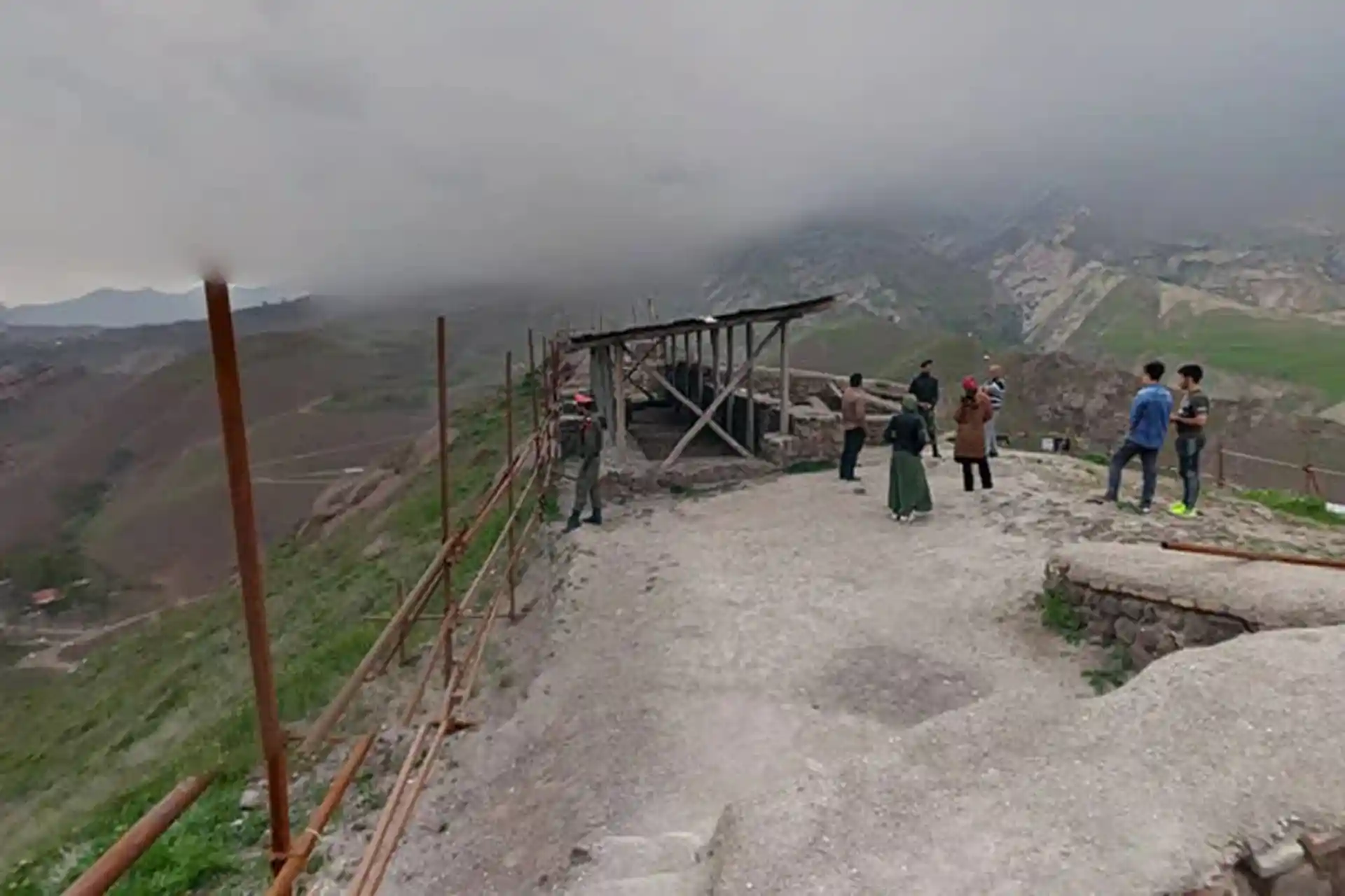 بخشهای مختلف دژ الموت