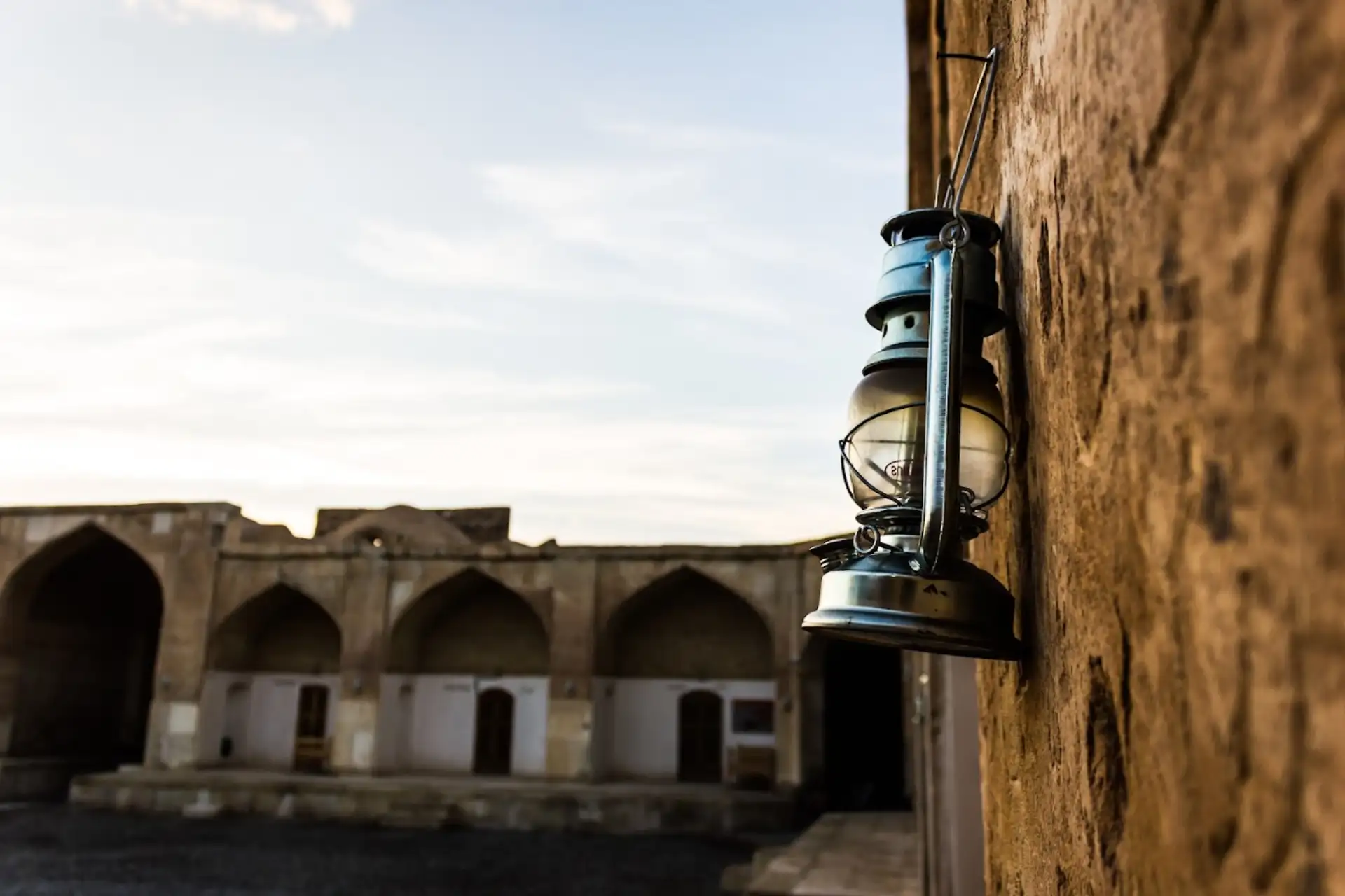 افسانه ۹۹۹ کاروانسرا و واقعیت تاریخی